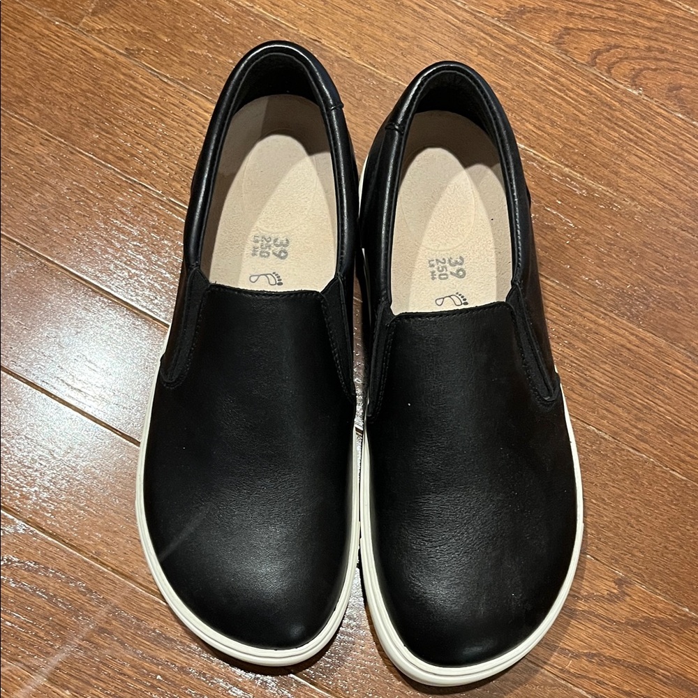 NWOT black Birkenstock loafer